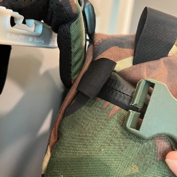 Mystery Ranch Urban Assault 21L backpack, Walkman Backpacks Stick-it Beavertail - Picture 14 of 16